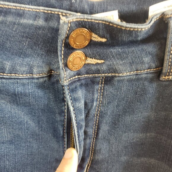 Time and Tru Stretch Ankle Mid Rise Sz 18 Blue Distressed Double Button Jeans - Picture 4 of 11